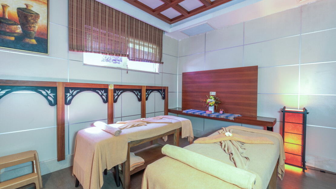 Side Crown Charm Palace